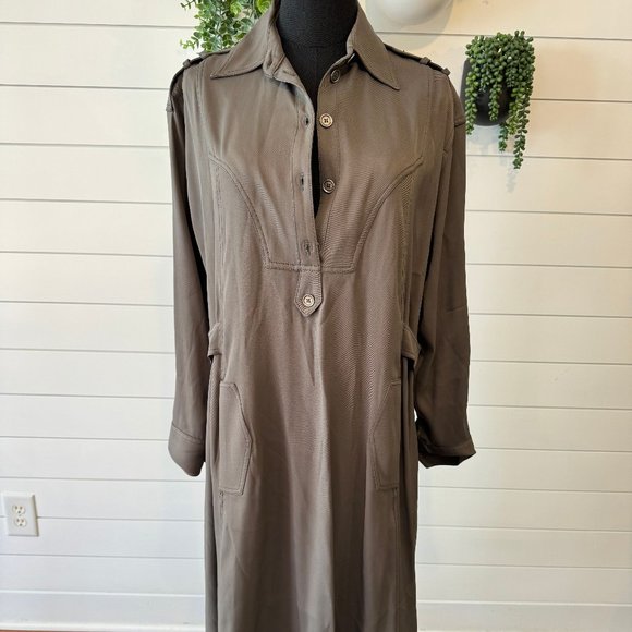 Elegant Women's Maxi Dress in Brown - Picture 2 of 6